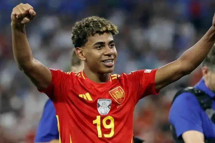 Lamine Yamal có thể giỏi như Messi!