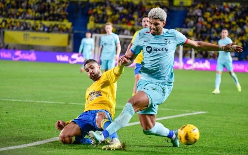 Soi kèo Barcelona vs Las Palmas