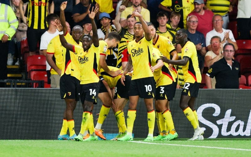 Thất bại nặng nề khiến "Ong vàng" sớm dừng chân tại FA Cup