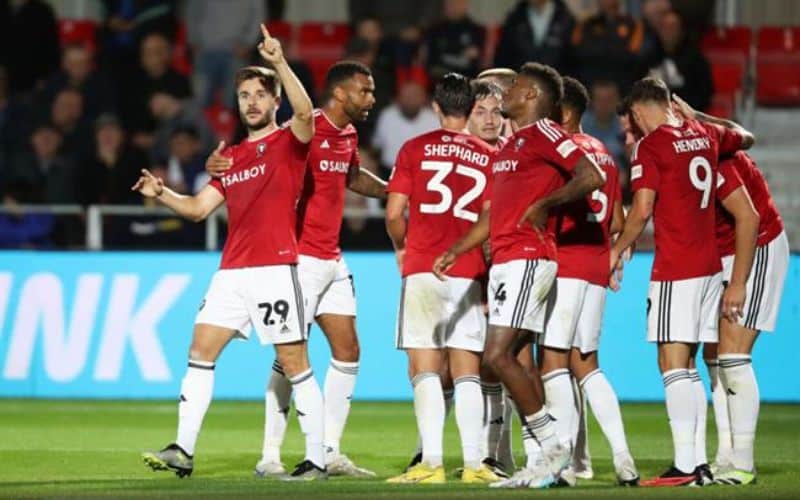 Salford City: Thách thức vượt tầm