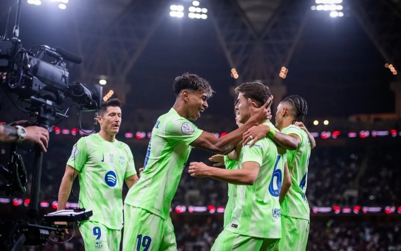  Barcelona trẻ hóa đội hình thành công