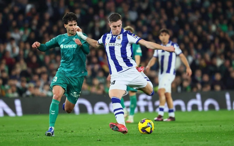 Betis nghiền nát Real Sociedad với tỷ số 3-0
