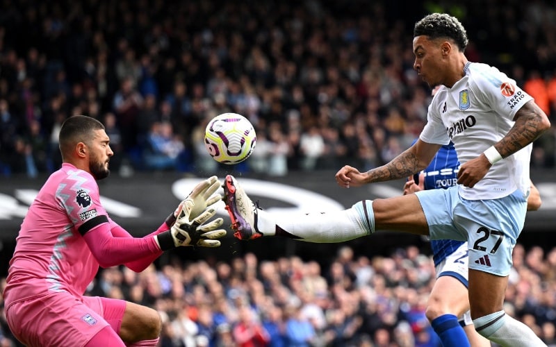 Ipswich Town đối mặt thử thách lớn