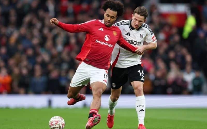 Fulham gây bất ngờ, MU vất vả gỡ hòa
